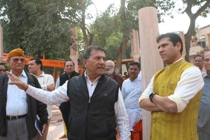 पीतांबरा पीठ में निर्माणाधीन द्वार गिरने की जांच चार सदस्यीय टीम करेगी, दोषियों पर होगी कार्रवाई